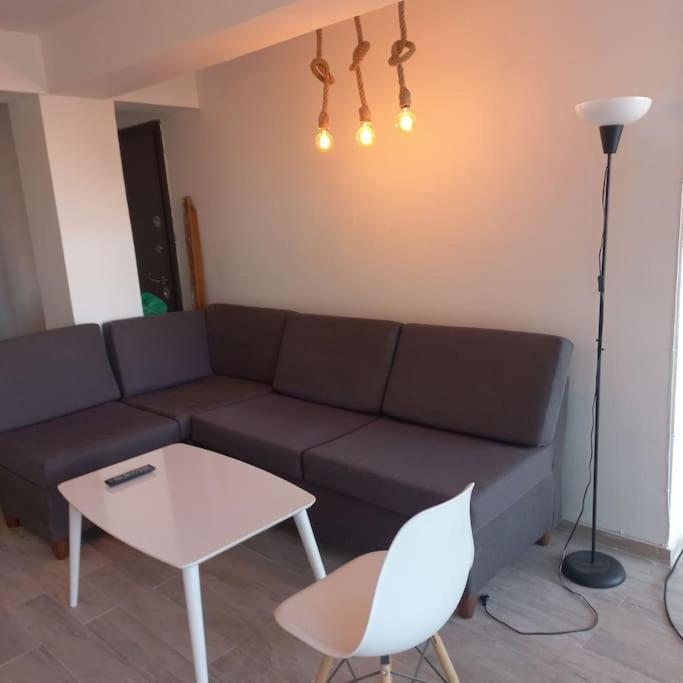 Lovely 1- Bedroom Condo Close To Downtown Skopje Ngoại thất bức ảnh